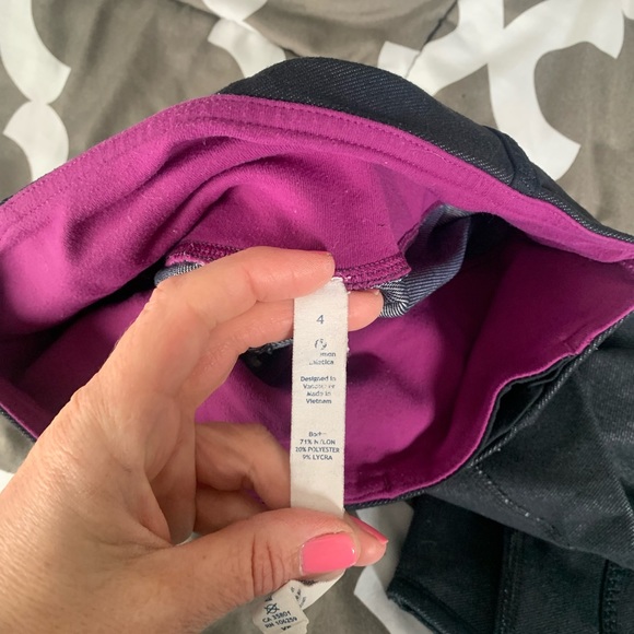 Unique Lululemon Crops - Picture 3 of 4